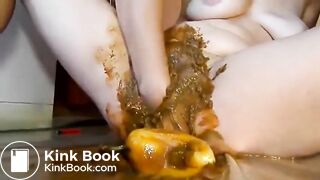 Scat fisting pussy play