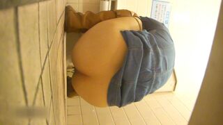 poop toilet - video 3