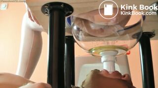 WOULD YOU SWALLOW ALL FROM THIS ASS?! HE DOES!