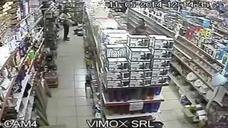 woman pooping in public 5