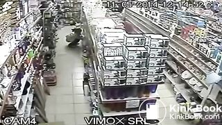 woman pooping in public 5