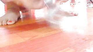 Chinese Webcam Girl Packs Gifts