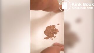 Girl poop in white panty