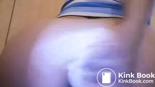 Sexy girl with fine ass shitting