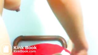 Webcam Latina with great ass shits and repacks her ass and pussy with it