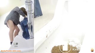 girl pooping - video 20