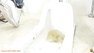 girl pooping - video 20