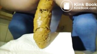 Amateur Babe Pooping #108