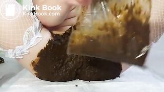 Amazing Shit Stuffing Into Pussy