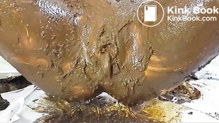 Amazing Shit Stuffing Into Pussy