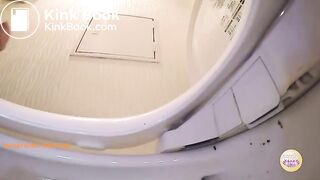 Sexy jap girl poops on toilet