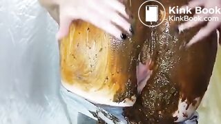 Sloppy scat leggings poop