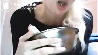 Blonde Camgirl tries her shit