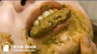 Asian Girl Loves Eating Her Shit