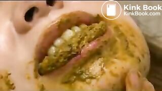 Asian Girl Loves Eating Her Shit