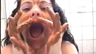 Sexy woman in bathroom (scat)