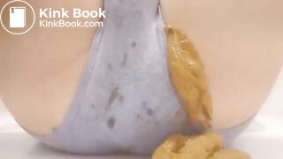 Soppy girl pantypoop 1eakage