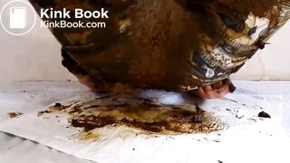 Shitting in Leggings