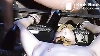 Glücklicher Mann wird angekackt