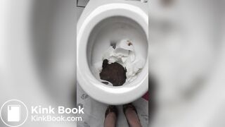 Girl pooping - video 6
