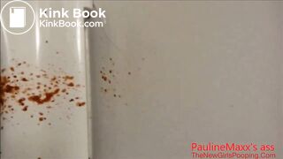 THICK WHITE GIRL MESSY TOILET SHITS