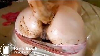 Girl get fisted ass and pussy(scat)
