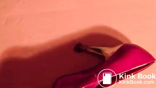 she licks her hells full of shit