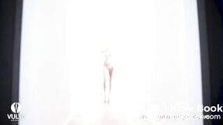 BLONDE TEEN SQUIRTS HER PUSSY JUICE IN BOTTLE AND SELLS FOR REAL!