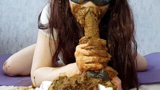 The scat queen does it again