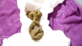 diaper girl pooping