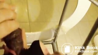 Scat slave - video 9