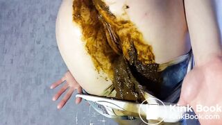 girl in jeans shit herself badly