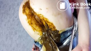 girl in jeans shit herself badly