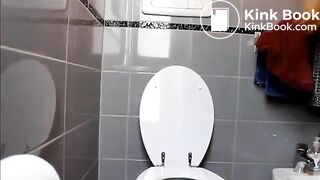 Amateur girl pooping hot