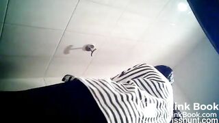 Teen girl shitting and fart
