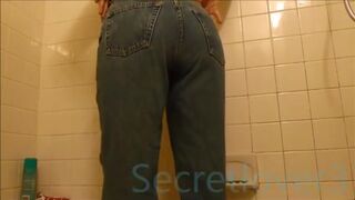Filling her jeans