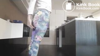 Blonde huge dump in flower leggings