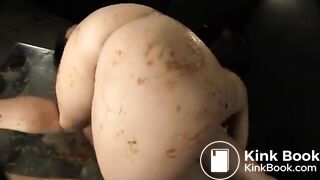 She really likes the dirty scat play