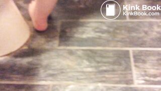 chubby girl gets her shitty asshole fingered