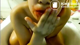 Sexy scat wife on cam