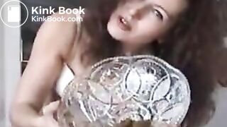 Nina Scat in a plate