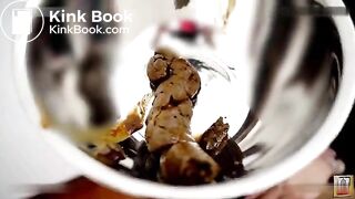 Gorgeous model flashes her large turd