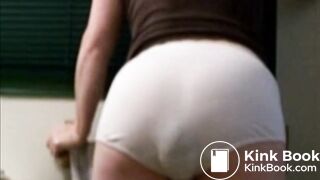 Milf pantypooping