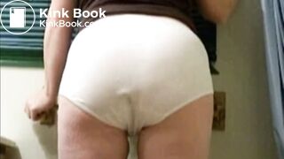 Milf pantypooping