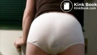 Milf pantypooping
