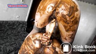 Two butts in shit splendour