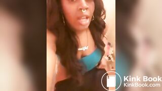 Ebony shitting on the toilet then shows it