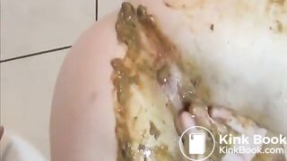 Scat Girls - video 40