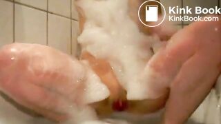 This girl like to pee and shit in a bathtub