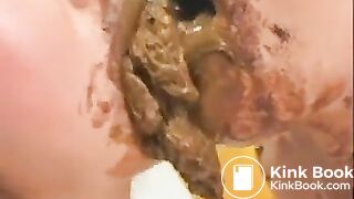 Japanese Girls Kissing Sensually With Poop